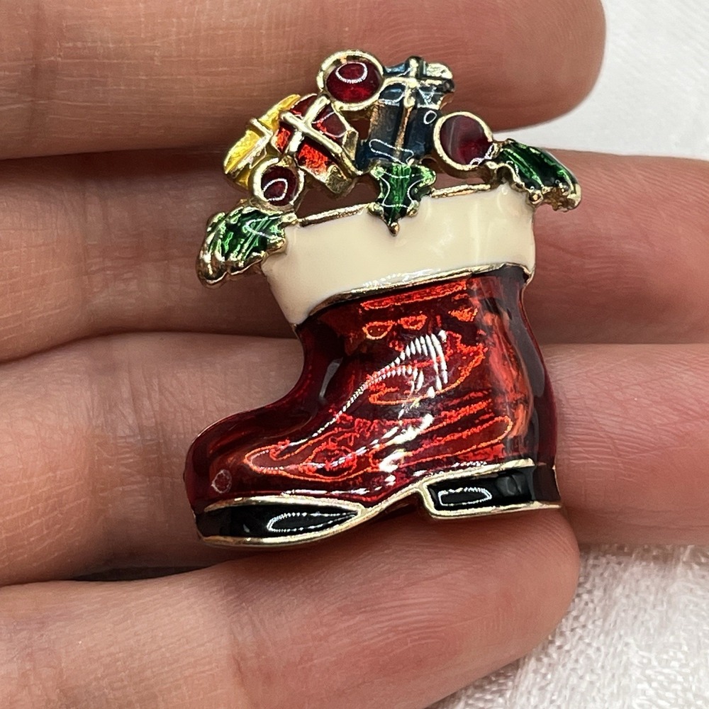 Vintage Enamel Red Santa Claus Christmas Stocking Boot Holly Berry Brooch Pin - Picture 2 of 5